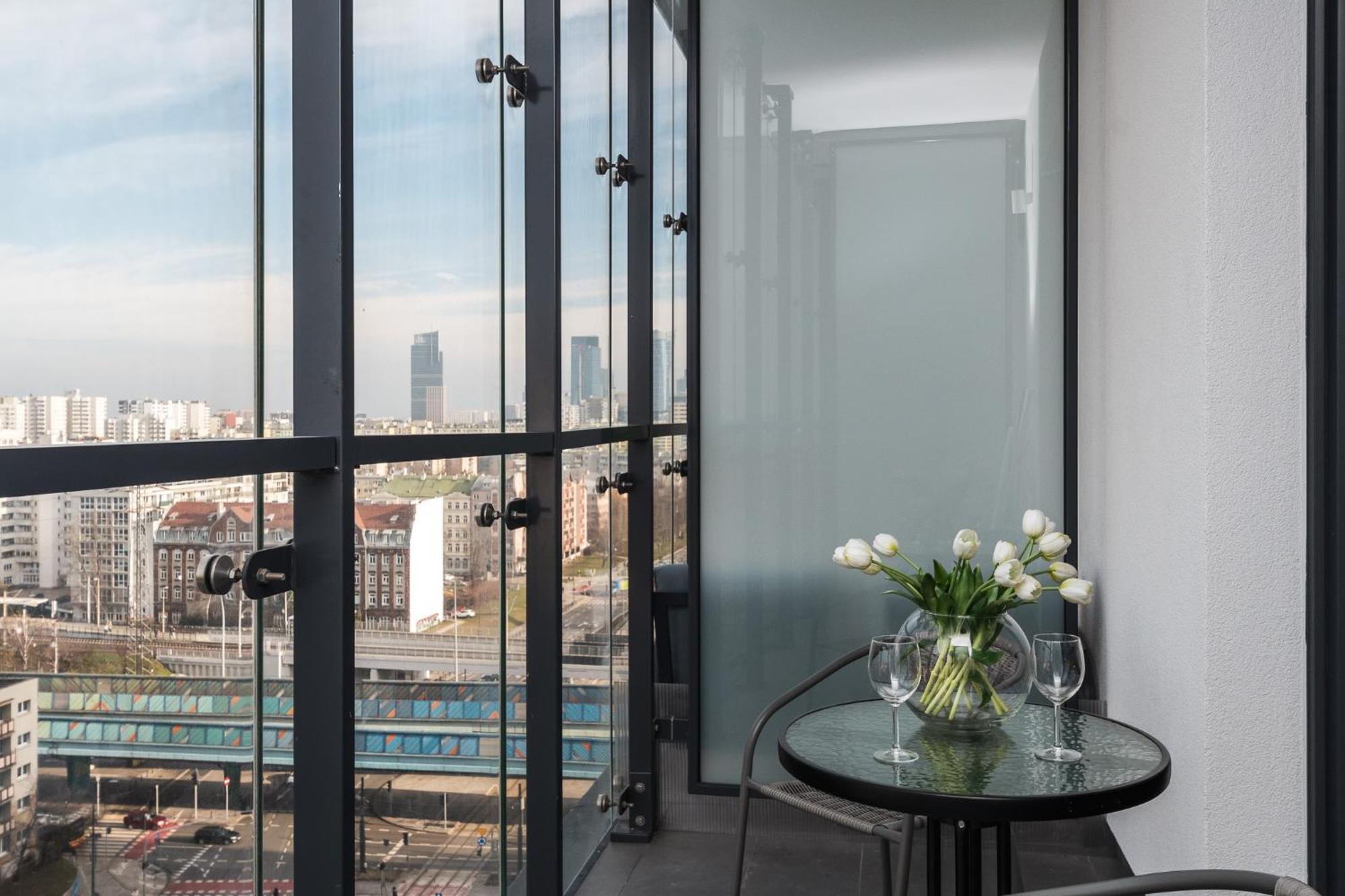 Kasprzaka 29 Bliska Wola Tower By Perfect Apart وارسو المظهر الخارجي الصورة